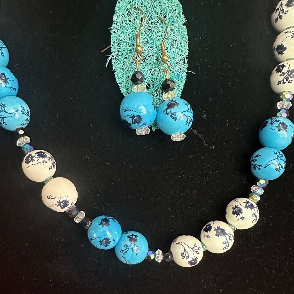 Ceramic and swarvoski crystal earring and necklace set